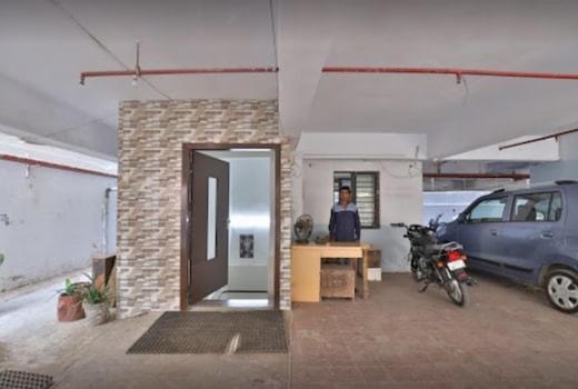 Night Halt Dormitory Ahmedabad Eksteriør billede