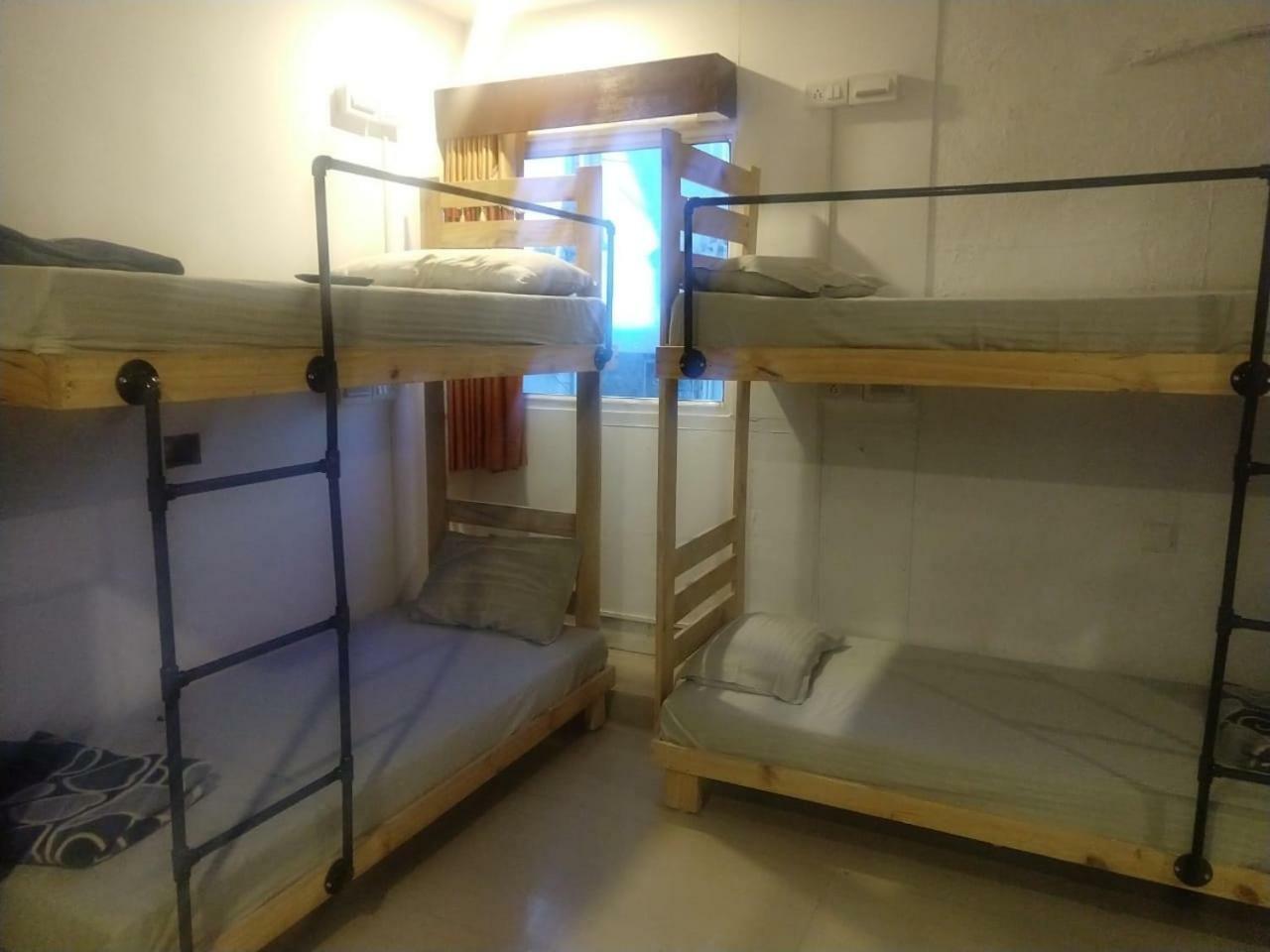 Night Halt Dormitory Ahmedabad Eksteriør billede